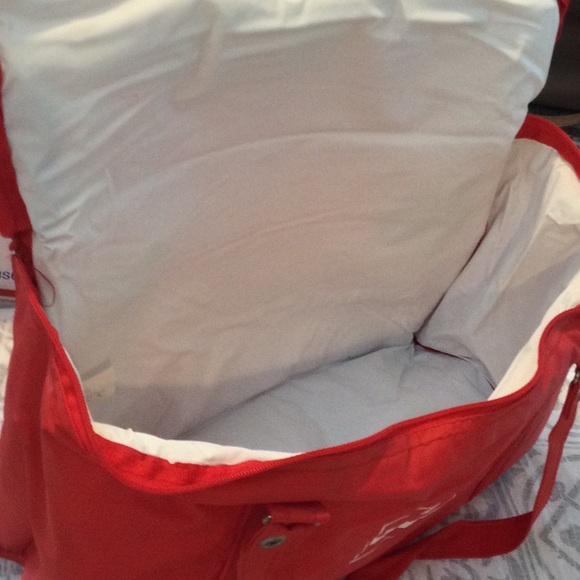 Lee insulated vinyl zippered cooler - Picture 7 of 7